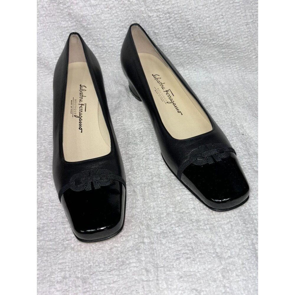Salvatore Ferragamo Boutique Margaret Black Leather Pumps Size 7.5 AA #45034